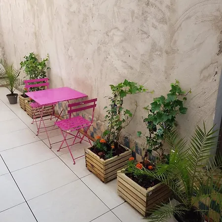 Lovers Cosy + Terrasse Near Center Διαμέρισμα *